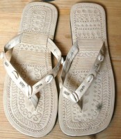 Sandalias con corís